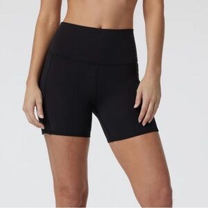 EUC Vuori Studio Pocket Short; Black High-Waisted, 5-in inseam, Small.